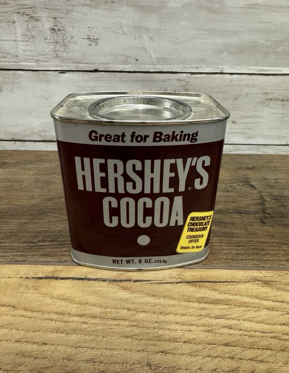 VINTAGE HERSHEYS COCOA TIN 8 OZ ADVERTISING TIN WITH Lid
